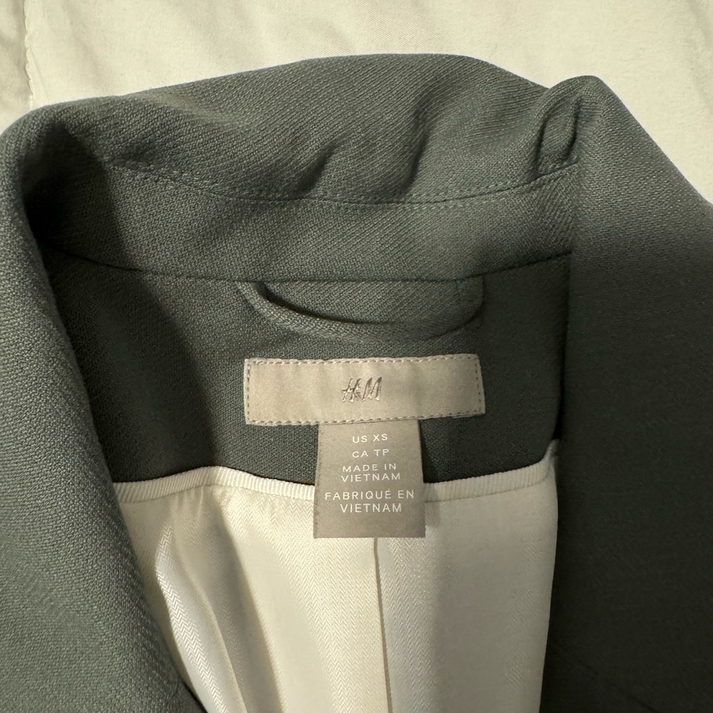 Xsmall H&M jacket - Picture 3 of 4